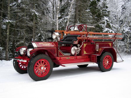 Winter Fire Patrol - lafrance, xmas, truck, firetruck, winter, american, engine, x-mas, fire, christmas, snow, farms, northville