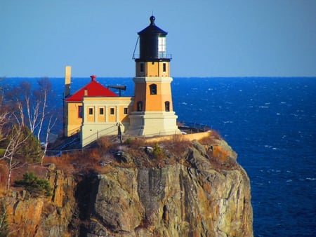 Split Rock Lighthouse - lake superior, water, lighthouse, shoreline, split rock, light