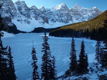 Moraine Lake in Early November - lake, mountains, moraine, trees