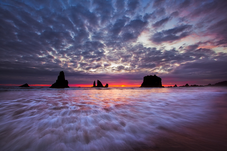 Soothing Waves - sky, sunst, beautiful, waves, rocks