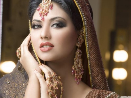 Pakistani Beauty - woman, beauty, sunita marshal, eyes, bride, sensational, gorgeous, diva, beautiful girl