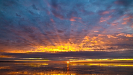 Golden Beams - sky, beach, light, beautiful, golden, beams, sunrays, sunset