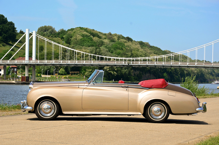 Rolls Royce Silver Cloud II - luxury, royce, coupe, rolls, river, car, silver, drophead, ii, cloud, bridge