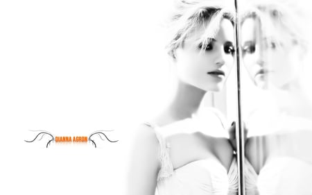 Dianna Agron - people, mirror, beautiful, actresses, black and white, dianna agron, celebrity