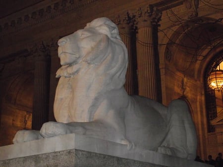 Lion at NYC Library - landmark, monument, statue, new york city