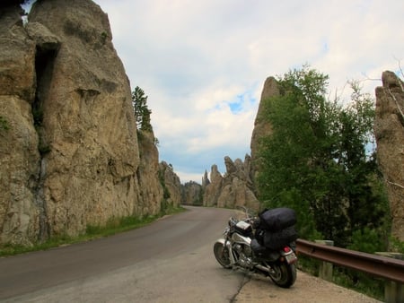 Needles Highway - hanzo, v rod, needles highway, harley