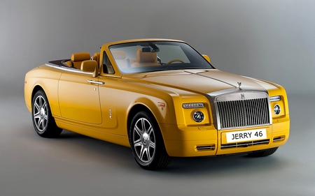 Jerry's Christmas Present - royce, yellow, cherished, rolls, plates