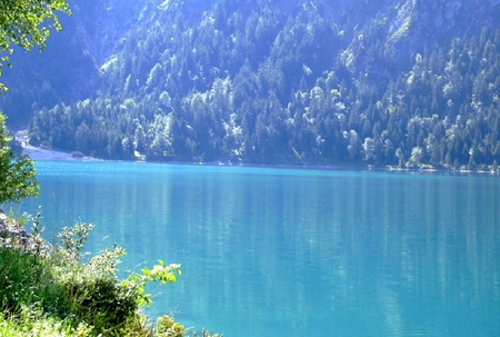 Blue reflection - lake, trees, mountain, water, plants, hd, reflection, hd wallpaper, blue