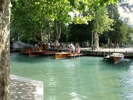 Canal Annecy - water, tree, boats, dock