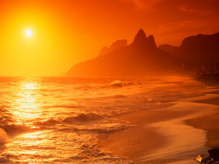 Golden sun over the sea - red, beach, sun, ocean, reflection, golden, sea, nature, sunshine