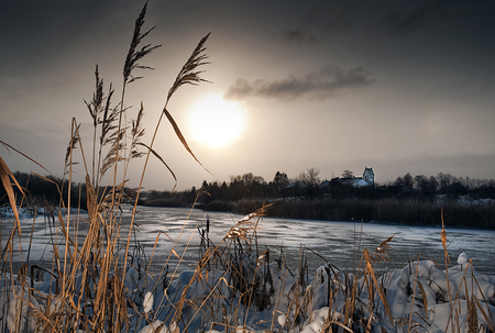 Silent winter - beauty, ice, lake, sky, sun, water, image, winter, silent, nature, cold, clouds, vegetation, frozen