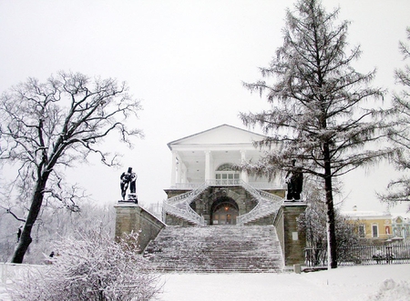 The mansion - photograph, wallpaper, winter, mansion, photo, wall, statues, stairs, white, pic, architecture, picture, image, house, trees, snow