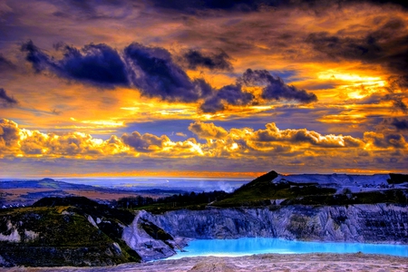 MOVING CLOUDS - quarry, sky, ocean, lake, clouds, sunset, pond