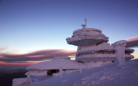 Karkonosze - observatory - Poland - observatory, polish, karkonosze, poland, solei, polska, mountains, sky