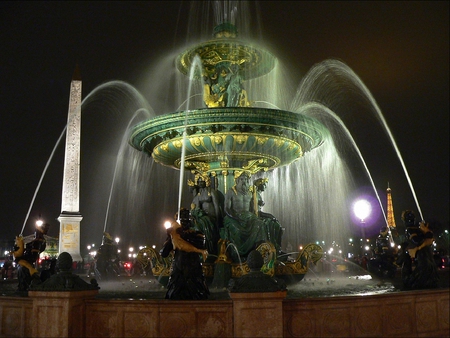 Fountain in Paris - fountain, picture, beautiful, at night, in paris