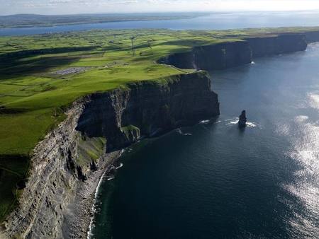 Beautiful View - water, beautiful, view, green, ocean, sky