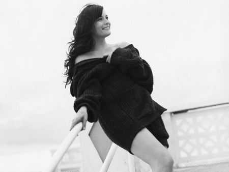 Liv Tyler - pretty, sexy pic, female, black sweters, black and white, smiling, actress