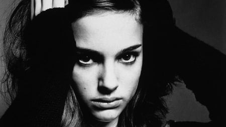 Natalie Portman - portman, female, natalie, gorgeous, movie, nice, beautiful, girl, beauty, cool, actress, black, white, babe, awesome, woman, cute, adorable, sexy