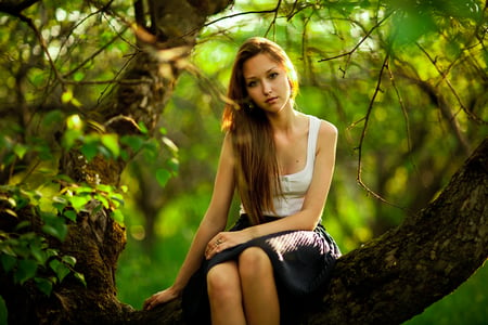 Like a Tree fairy.. - beautiful face, tree, girl, sitting, green background