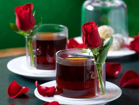 Beautiful arrangement - roses, beautiful, table, love, harmony, flowers, red, taste, arrangement, plates, floral