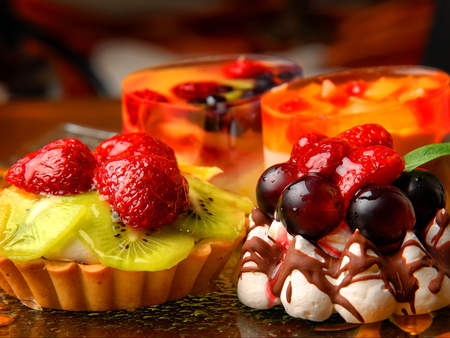 Goodies - goodies, strawberries, cream, cutrus, sweets, deliciuos, yummy, cake, fruits, lemons