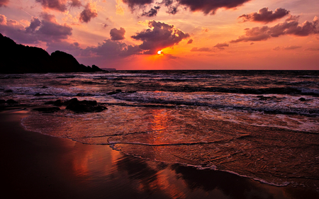 Lovely Sunset - beauty, horizon, sky, beach, ocean waves, peaceful, sun, sunset, mirrored, fire, view, reflection, clouds, sunrays, sand, rays, sunbeams, ocean, sunlight, seascape, light, summer, lovely, waves, nature, fiery, beautiful, splendor, sea