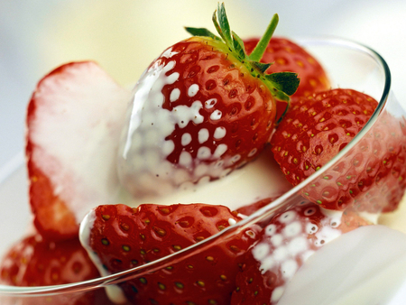 Strawberry with cream