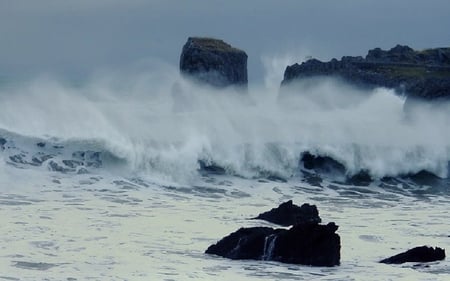 Ocean Waves - water, oceean, rock, wave