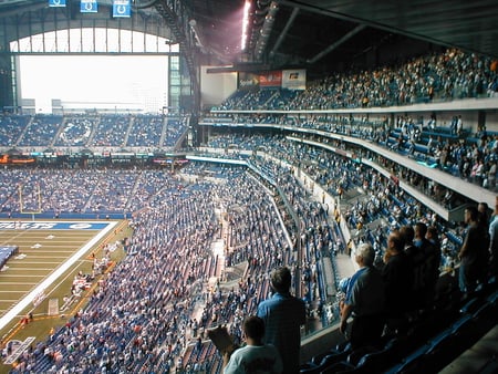 INDIANAPOLIS COLTS' STADIUM - action, architecture, stadium, usa