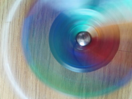 Green/Blue Spinning Top - circle, green, spinning top, blue