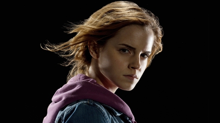 Emma Watson Angry Look - hot, watson, emma, actress, angry, lady, gorgeous, look, hd, cute, fare, beautifull