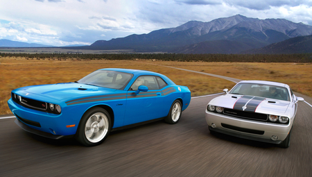 2009 dodge challenger-rt classic in b5-blue-left-with dodge challenger se rallye in-bright silver metallic right.