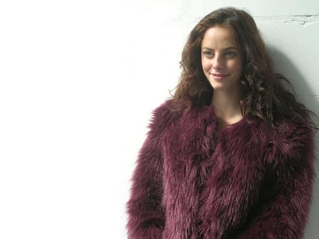 Kaya Scodelario - fur, kaya scodelario, beautiful, kaya, model, scodelario, actress