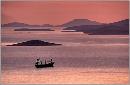 Boat in Lake - in lake, picture, beautiful, boat