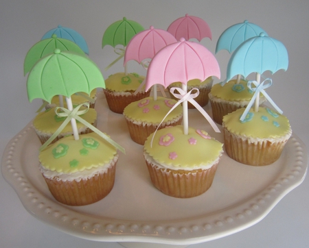 Cupcakes for sweet Rosa (rosarina) - umbrella, cupcakes, colors, sweet, food