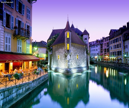 Hotel at Night - people, colorful, charming, hotel, cafe, canal, buildings