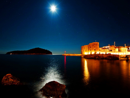 Night moon - moon, water, summer, sea, dark sky, night, light, reflection, nature, bright, moon reflection, houses, castle, sky