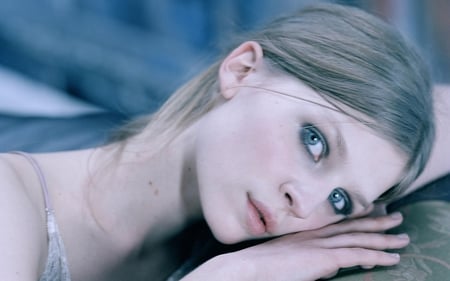 Clemence Poesy