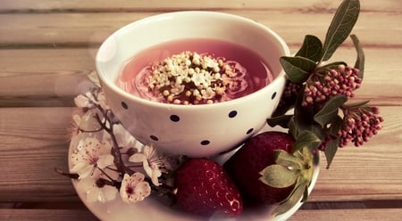 Summer Tea - strawberry, tasty, macro, tea, summer, phtography, cup