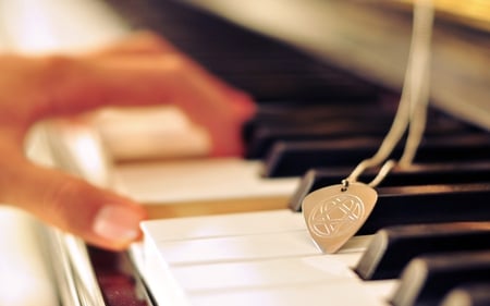 piano player - piano, music, ville valo, necklace, hand, him, piano player