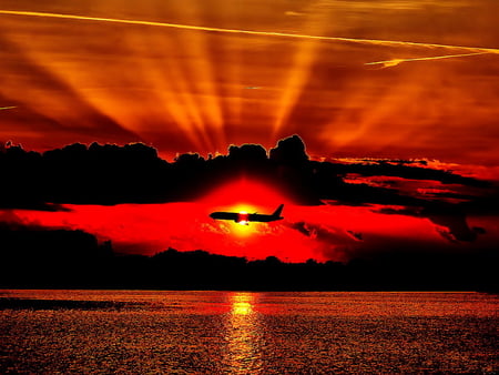 Last rays of sunlight - red, water, rays, sun, sunkight, ocean, last, sky, reflection, clouds, sea, nature, sunshine