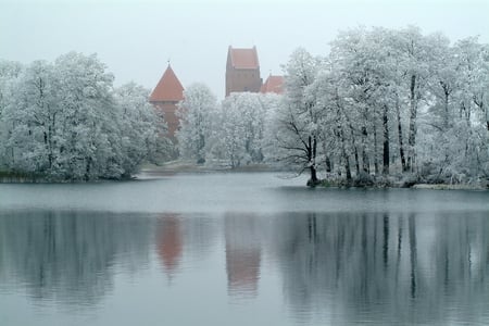 Castle in the Ice - galve, water, snow, island, lithuania, ice, marienburg, trakai, frost, little, castle