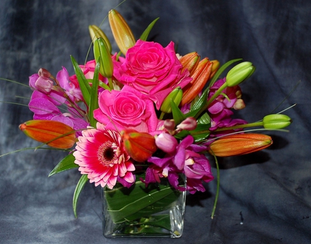 Lovely flowers - vase, roses, sweetness, beautiful, beauty, colors, bouquet, flowers, colorful