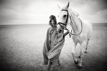 SHOOTING UNDER HEAVEN - sky, horse, photography, fashion, bw, model, shooting