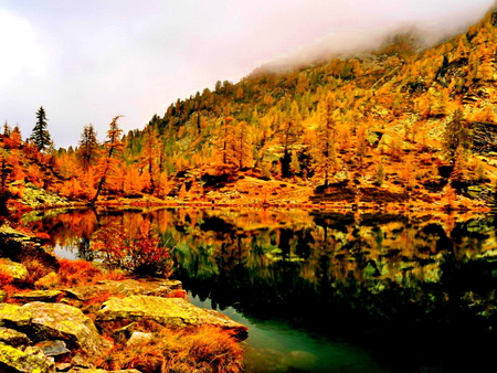 Misty mountain - mirrored, reflection, mountain, misty, fall, nature, autumn, green, lake, emerald, sky