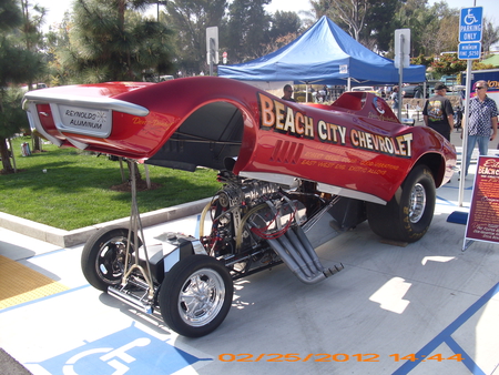 BEACH CITY CHEVY VETTE FUNNYCAR - fast, auto, autos, chevy, chevrolet, show, car, racecar, outside, classic, cars, unnycar