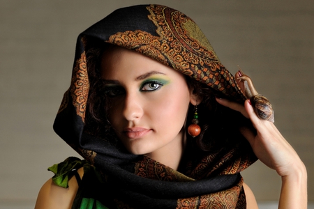 Beautiful Fatima (Fafucha) - beauty, veil, stare, make up, lips, eyes, beautiful lady, face, earrings, gorgeous, amazing, gaze, charming