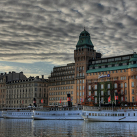 hotel by the river hdr