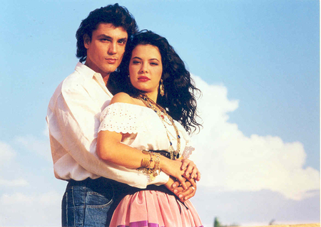 Osvaldo Rios and Coraima Torres - actor, tv series, girl, love, gypsy, man, coraima torres, kassandra, actress, woman, osvaldo rios, lovers