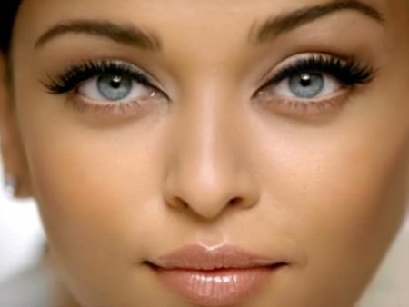 Aishwarya Rai in Loreal Paris Ad - woman, aishwarya rai, ad, loreal paris